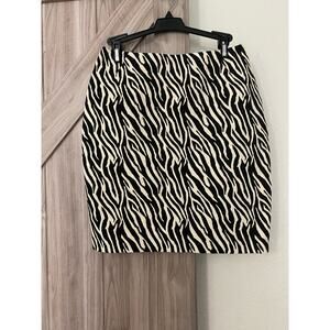 NWT Blue Bay women size Italian, 36 animal striped mini skirt